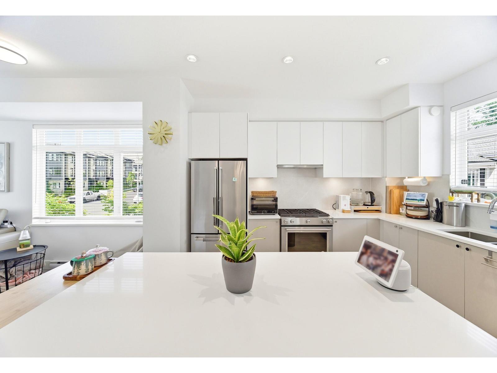 8 2070 Oak Meadows Drive, Surrey, British Columbia  V3Z 1J1 - Photo 7 - R3127385