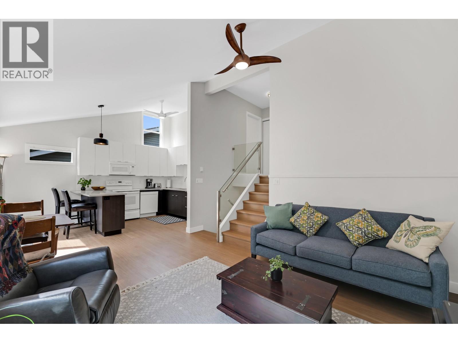 40736 Perth Drive, Squamish, British Columbia  V0N 1T0 - Photo 10 - R3127667