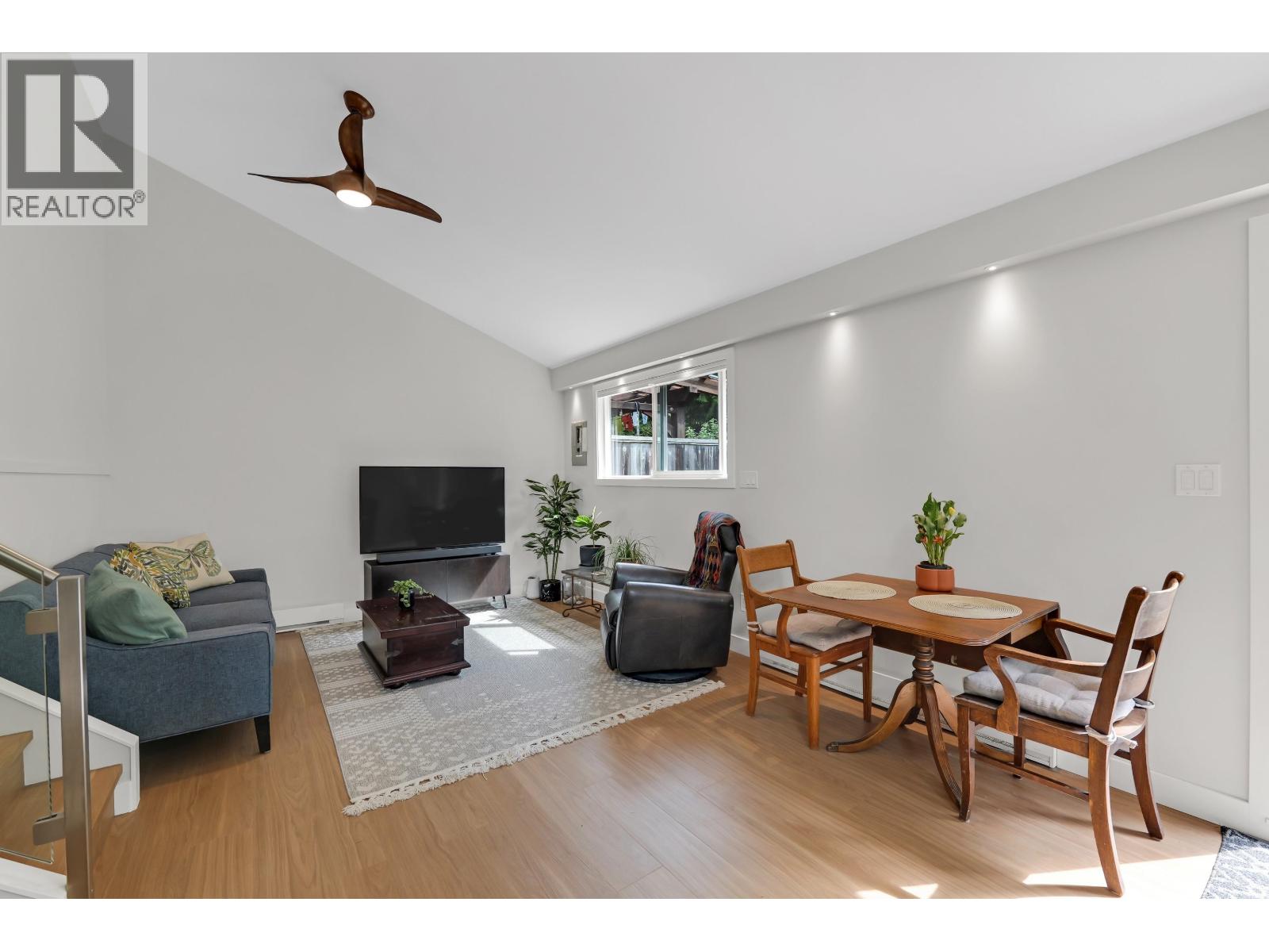 40736 Perth Drive, Squamish, British Columbia  V0N 1T0 - Photo 9 - R3127667