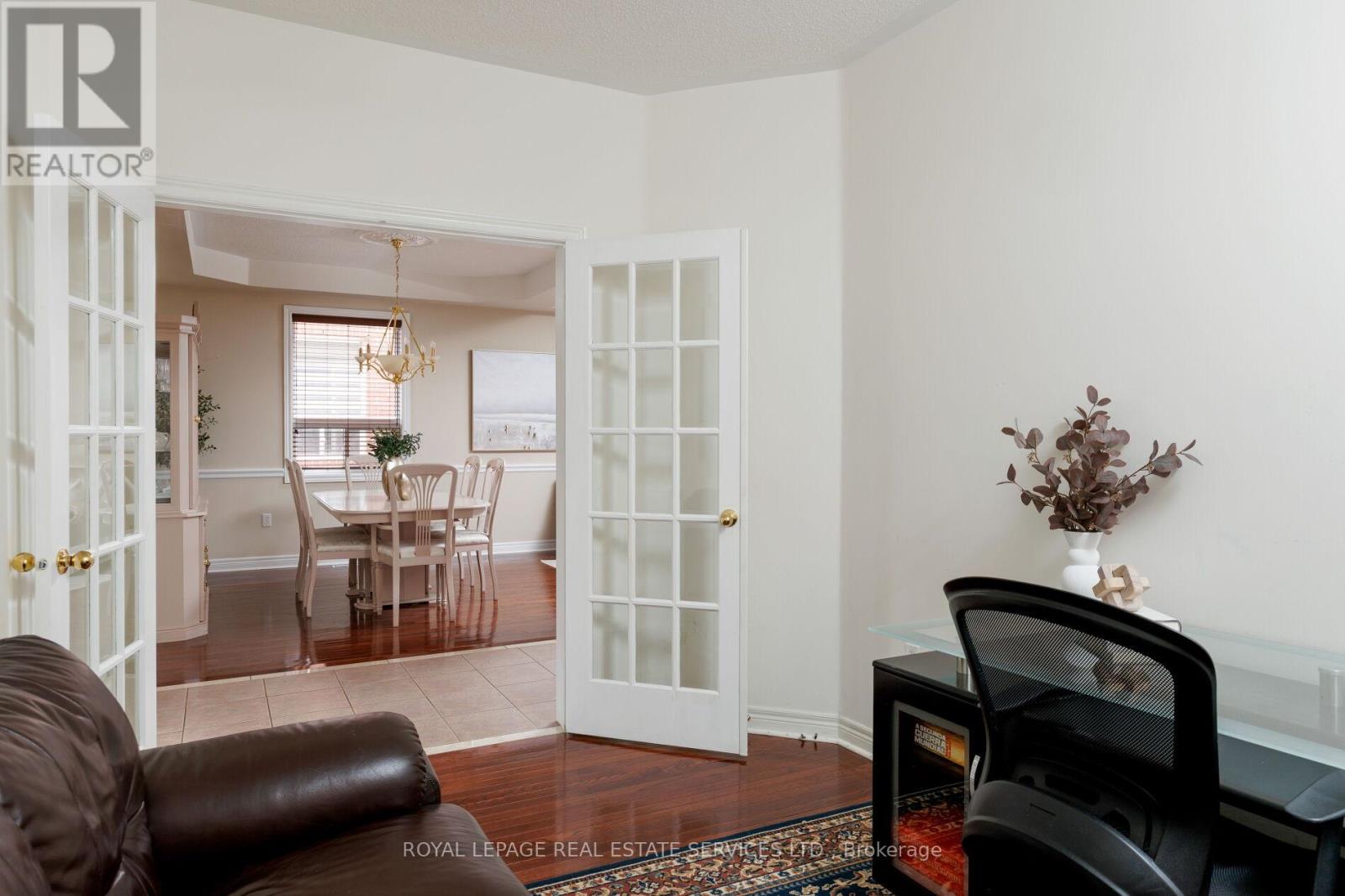 2252 Foxfield Road, Oakville, Ontario  L6M 4C5 - Photo 10 - W13172480