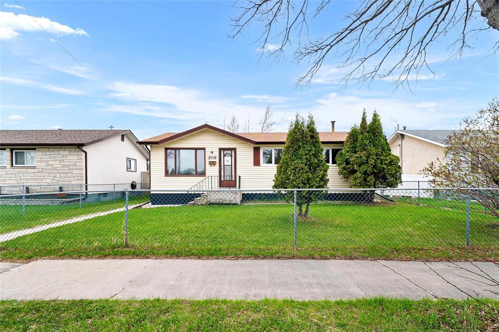 2118 Manitoba Avenue, Winnipeg, Manitoba  R2R 1N8 - Photo 0 - 202608834