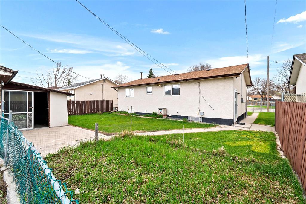 2118 Manitoba Avenue, Winnipeg, Manitoba  R2R 1N8 - Photo 26 - 202608834