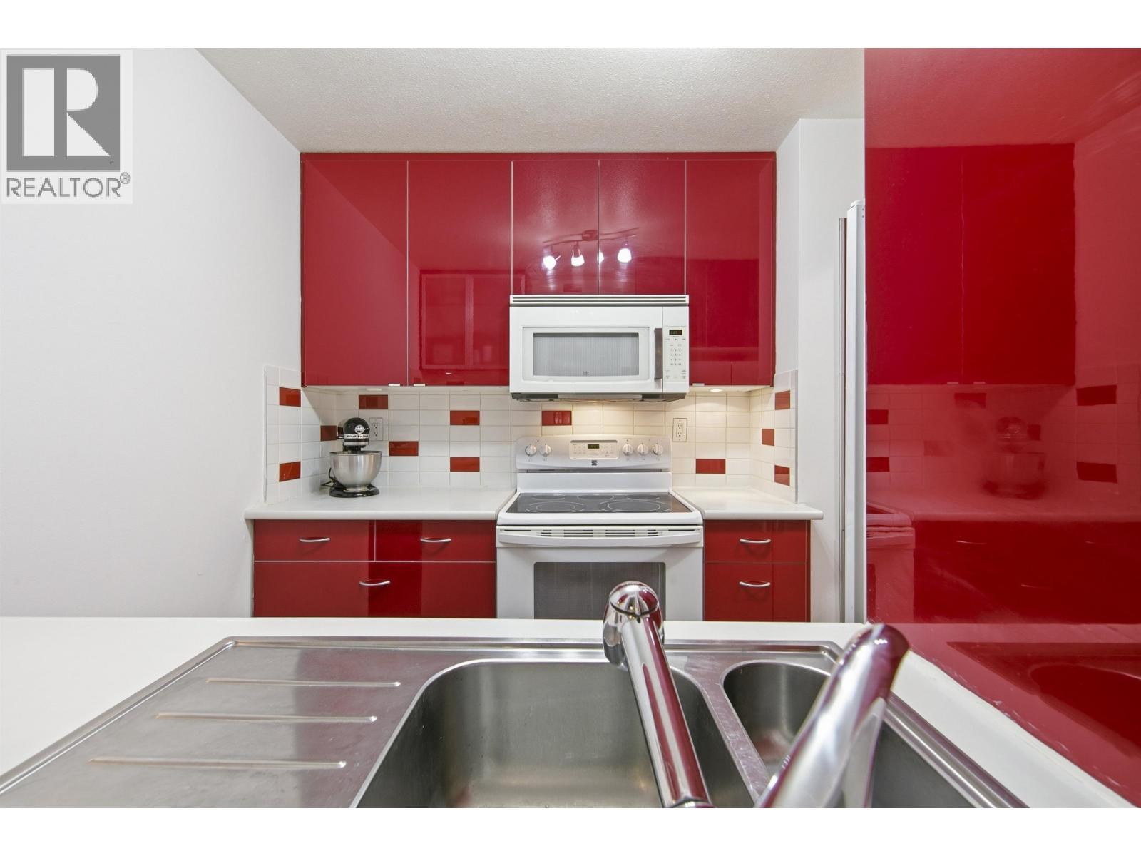 305 1050 Howie Avenue, Coquitlam, British Columbia  V3J 1T6 - Photo 12 - R3127267