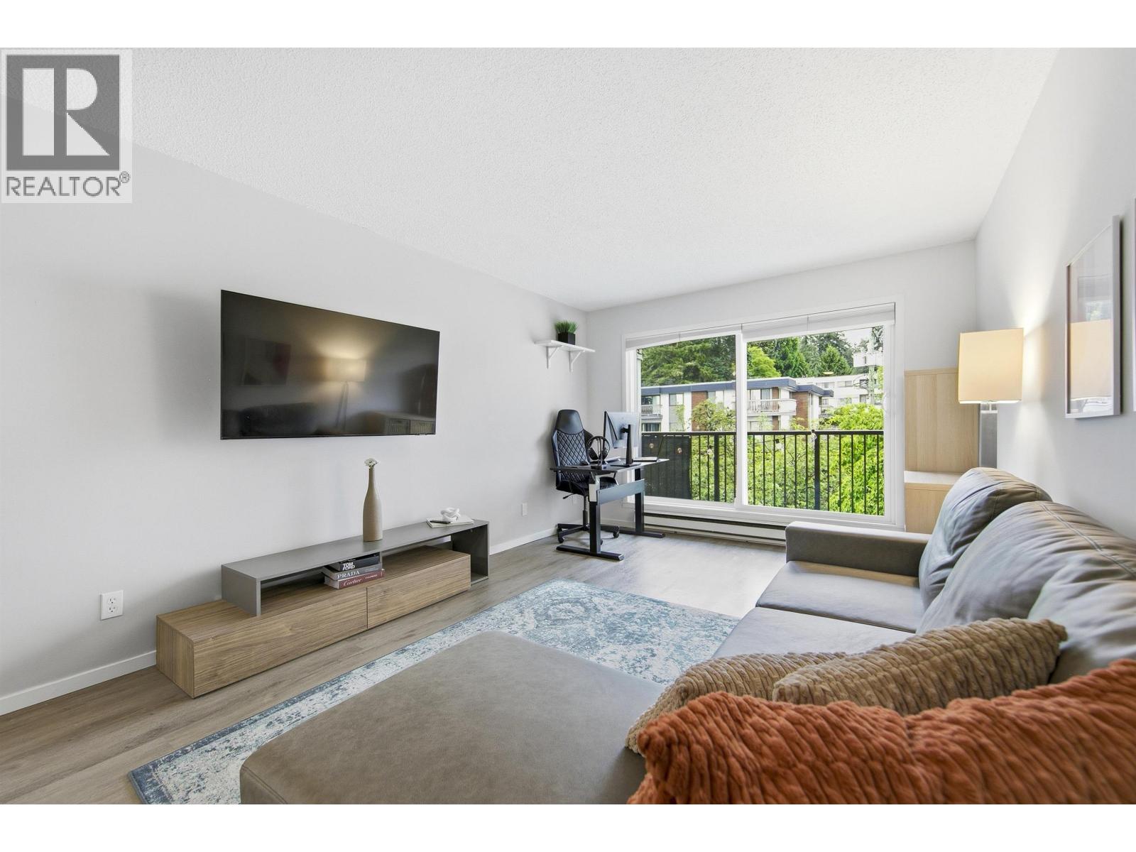 305 1050 Howie Avenue, Coquitlam, British Columbia  V3J 1T6 - Photo 5 - R3127267