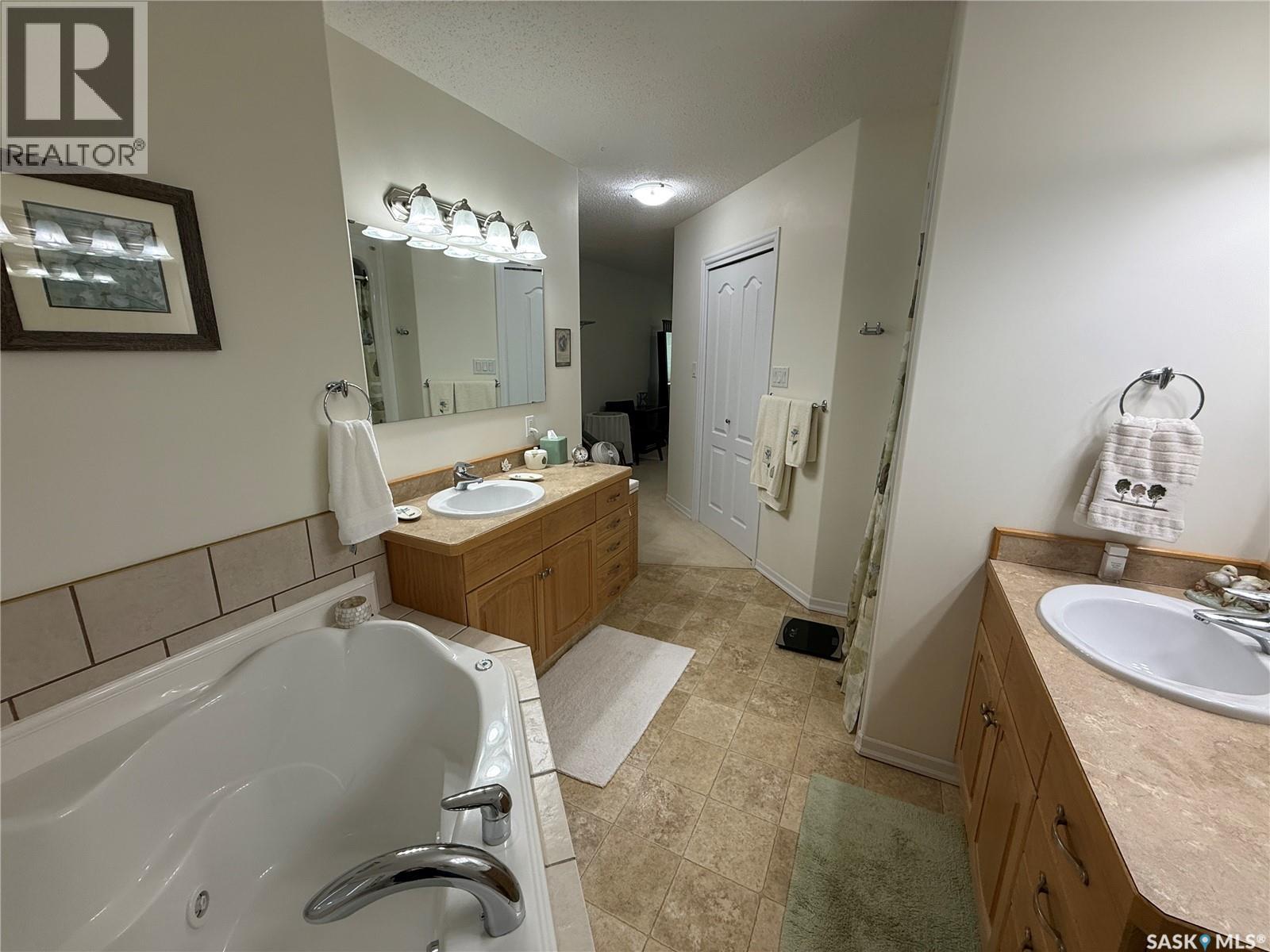 225 3rd Street, Weyburn Rm No. 67, Saskatchewan  S0C 1X0 - Photo 20 - SK037092