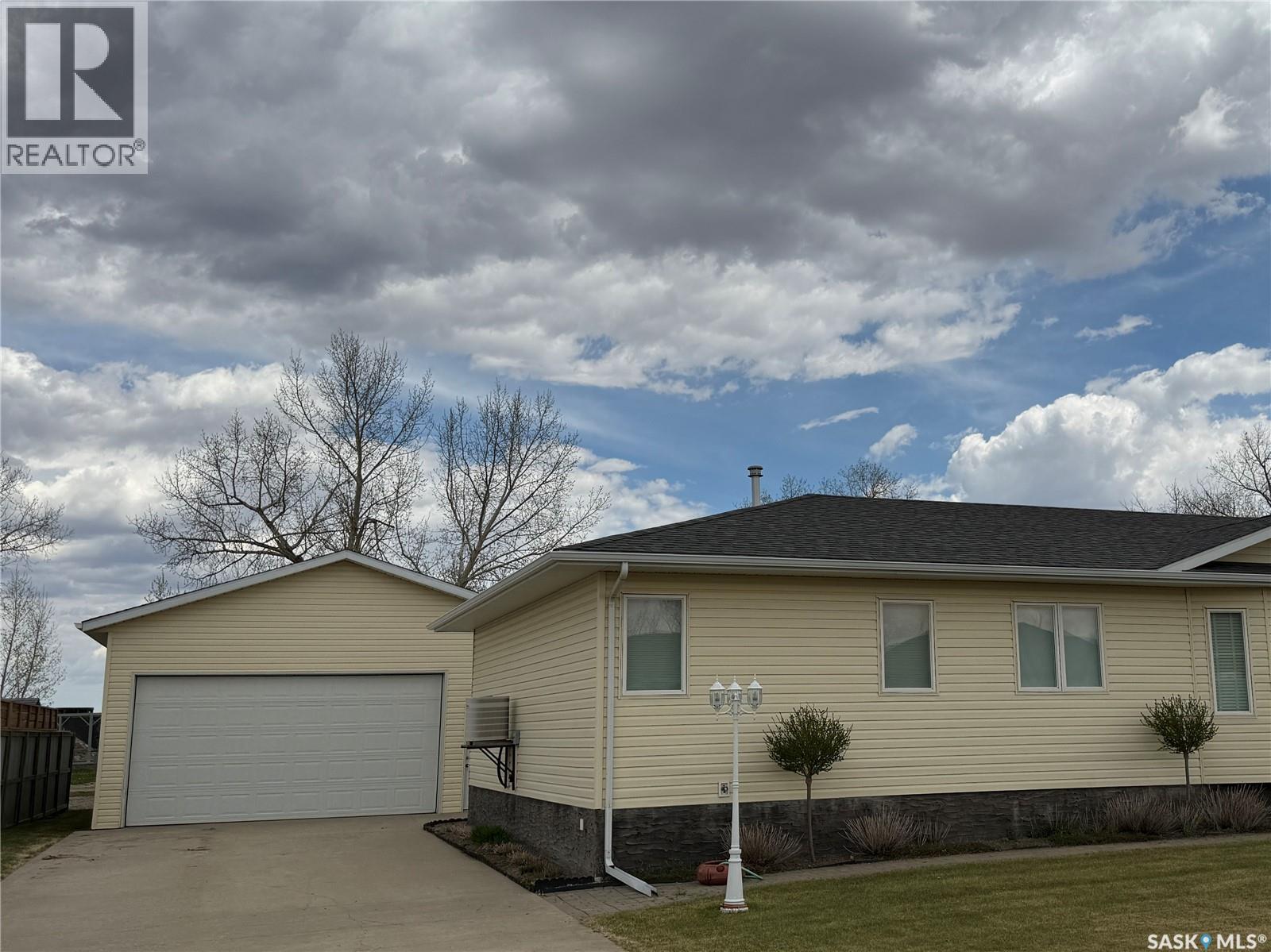 225 3rd Street, Weyburn Rm No. 67, Saskatchewan  S0C 1X0 - Photo 22 - SK037092