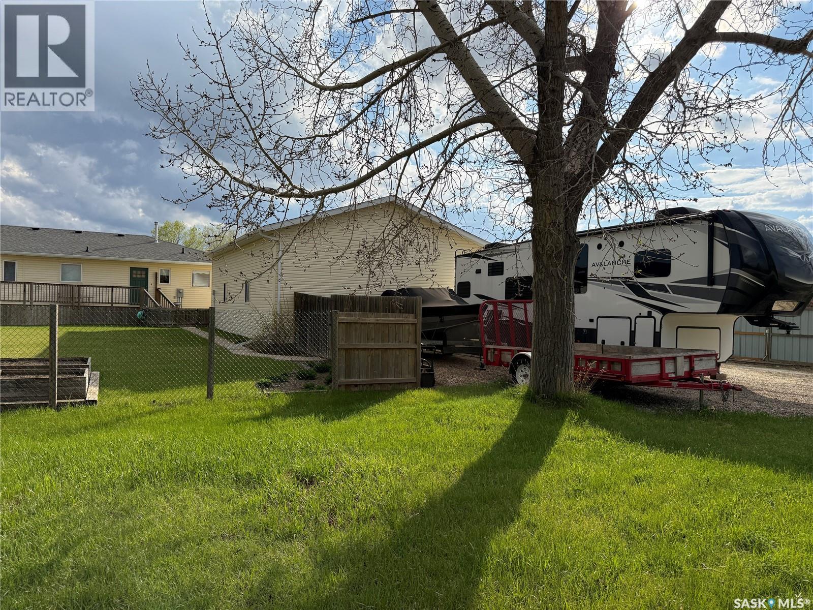 225 3rd Street, Weyburn Rm No. 67, Saskatchewan  S0C 1X0 - Photo 27 - SK037092