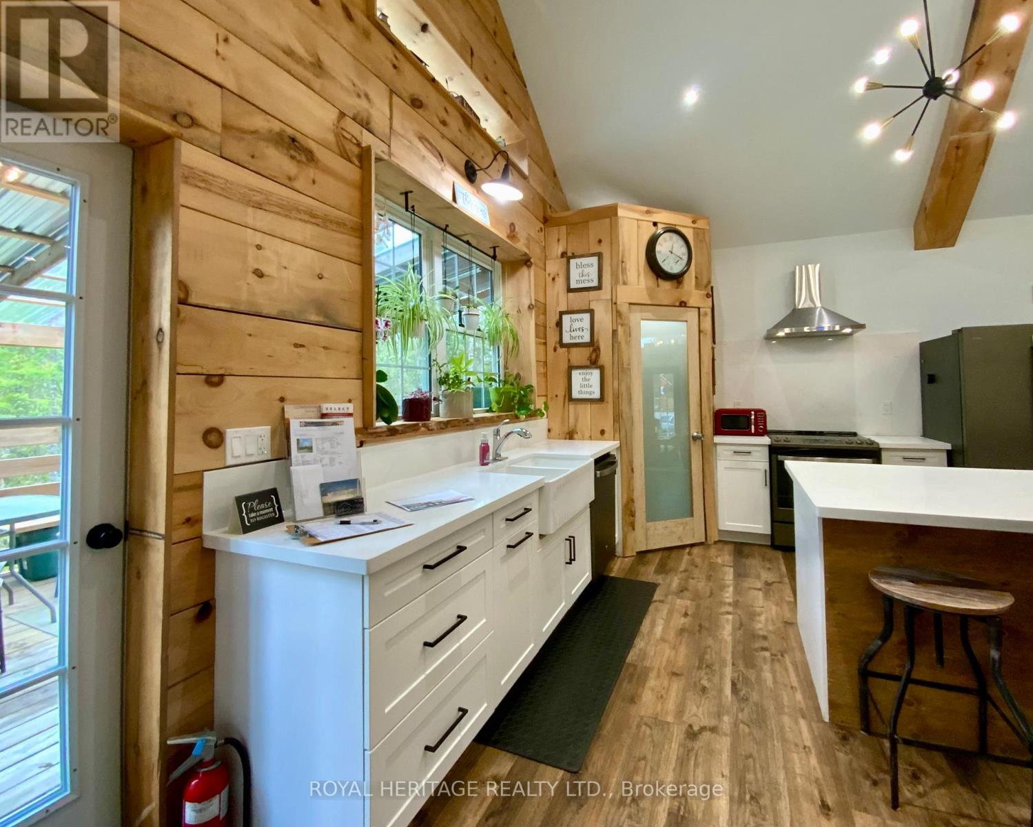 23 River Road, Kawartha Lakes, Ontario  K0M 1N0 - Photo 6 - X12988652