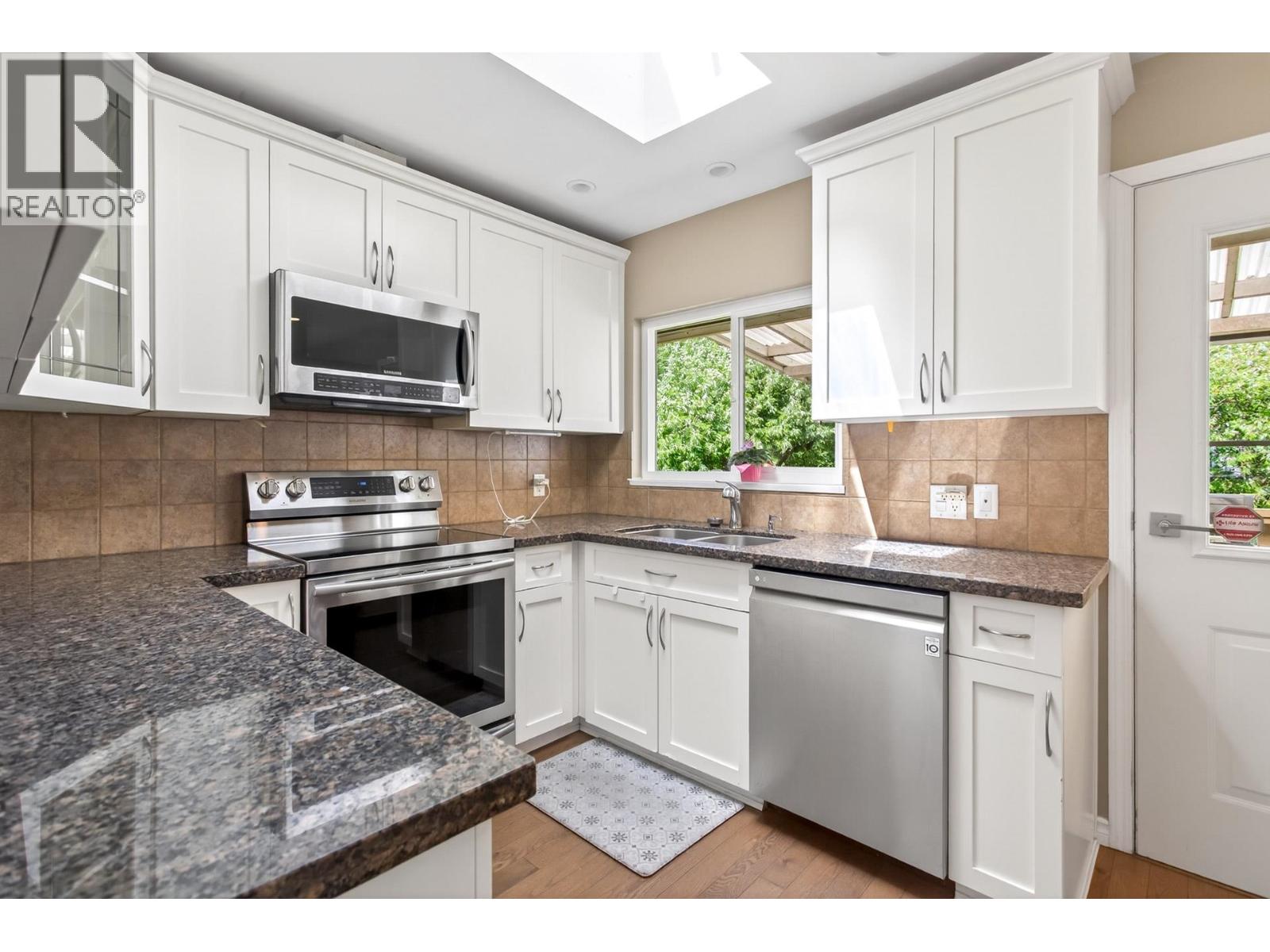 Listing image 13