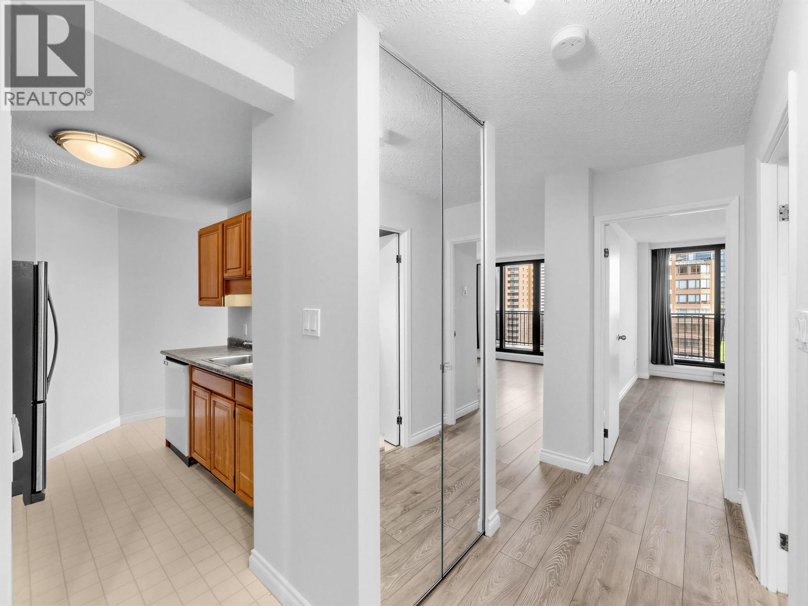 1403 6455 Willingdon Avenue, Burnaby, British Columbia  V5H 4E4 - Photo 2 - R3127761