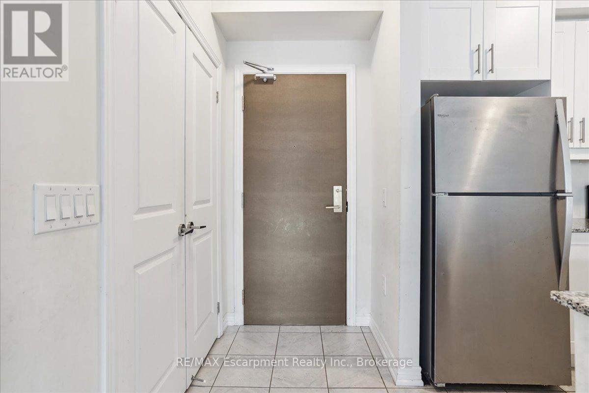 211 - 2370 Khalsa Gate, Oakville, Ontario  L6M 1P5 - Photo 4 - W13172530