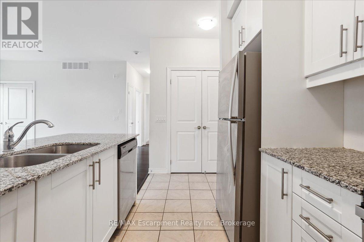 211 - 2370 Khalsa Gate, Oakville, Ontario  L6M 1P5 - Photo 9 - W13172530