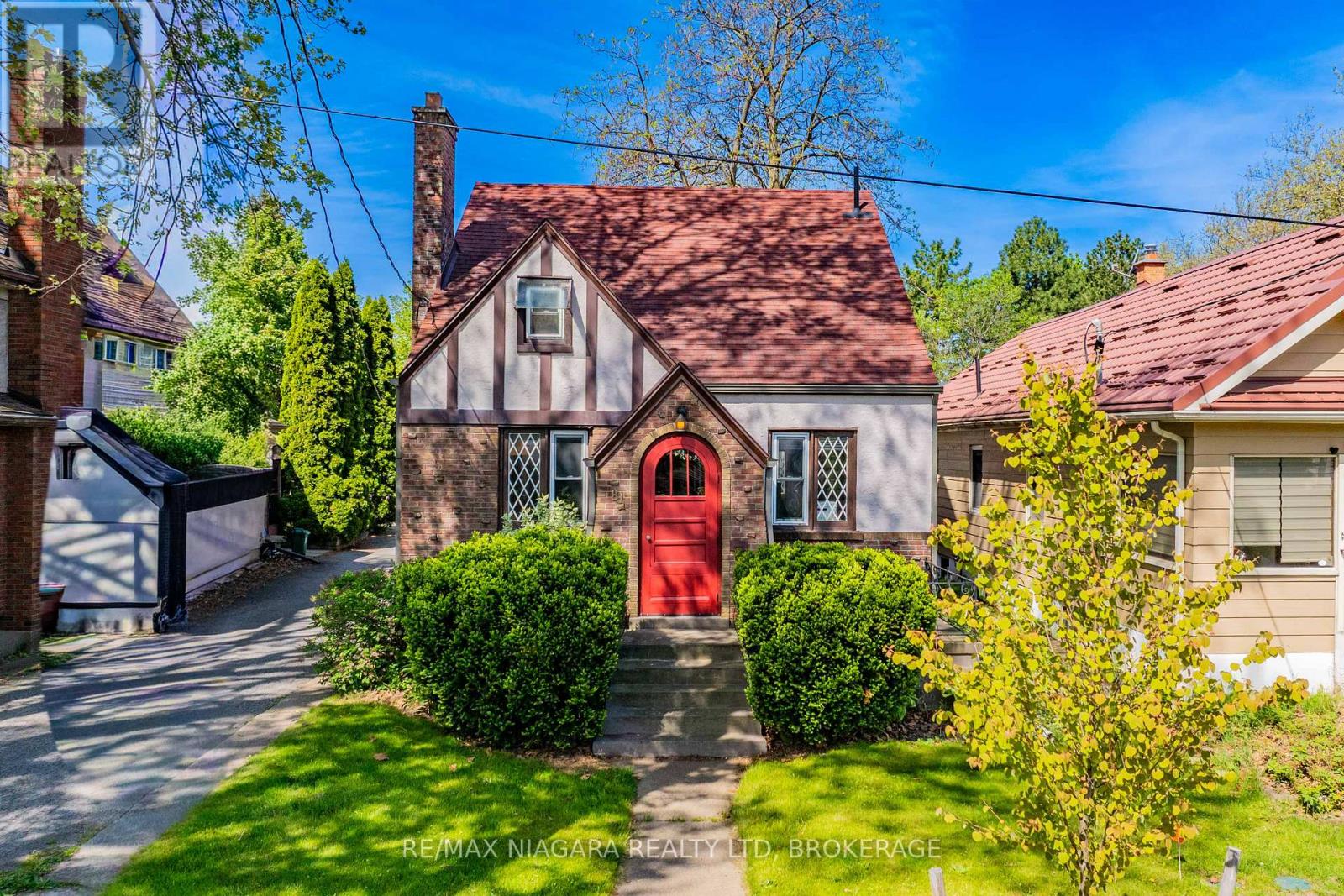 81 Woodland Avenue, St. Catharines, Ontario  L2R 5A4 - Photo 2 - X13172526