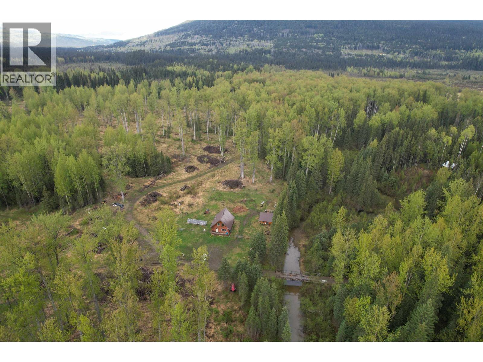 Dl12435 Bowron Lake Road, Quesnel, British Columbia  V0K 2R0 - Photo 1 - R3127852