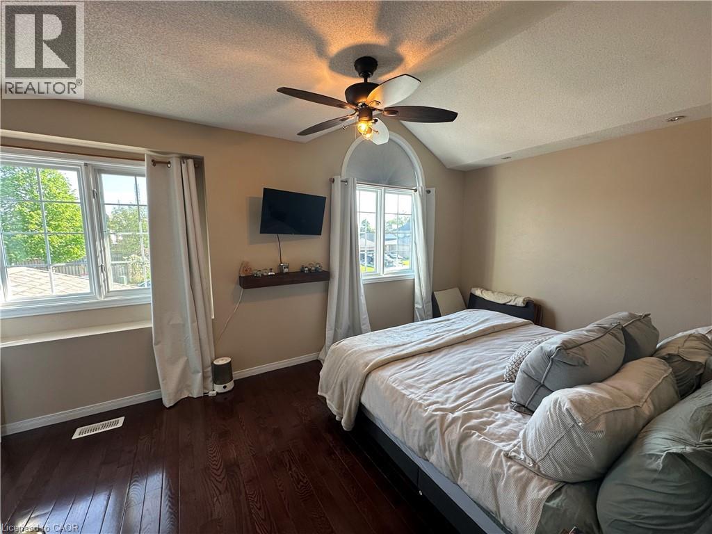 33 Vineberg Drive, Hamilton, Ontario  L9B 2P6 - Photo 8 - 40833487