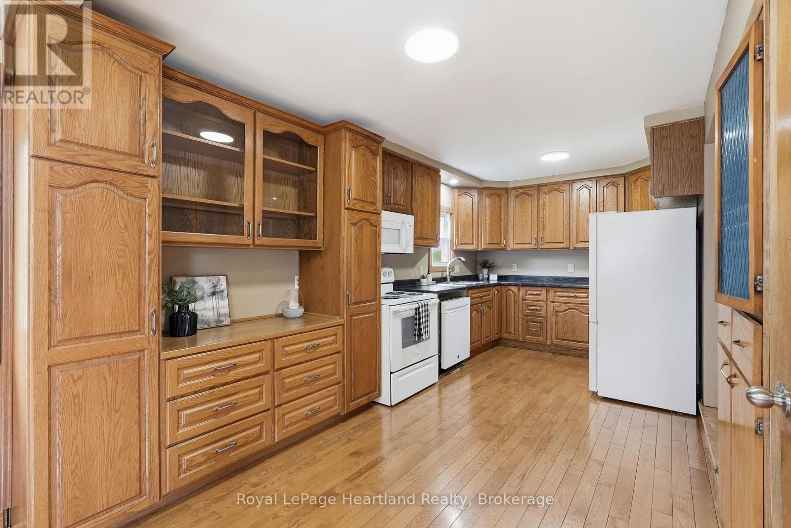 2058 James Street, Howick, Ontario  N0G 1X0 - Photo 10 - X13172514