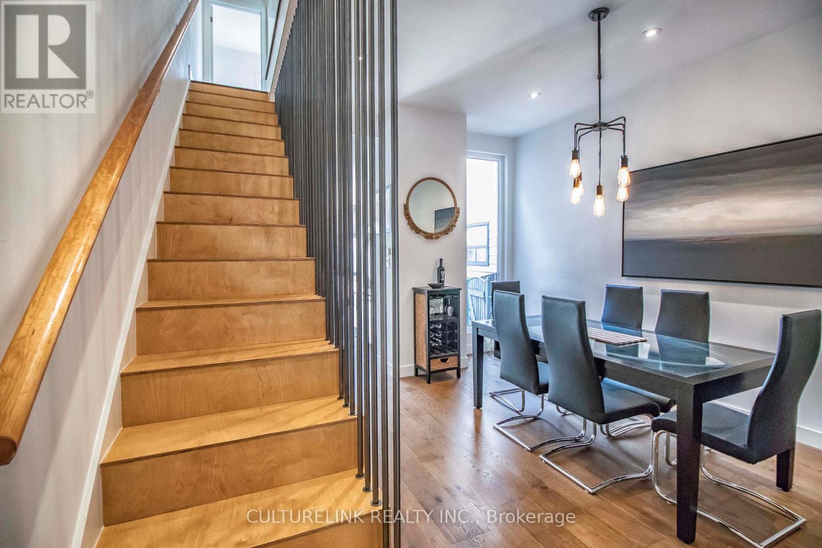 Upper - 121 Montrose Avenue, Toronto, Ontario  M6J 2T6 - Photo 10 - C13172540