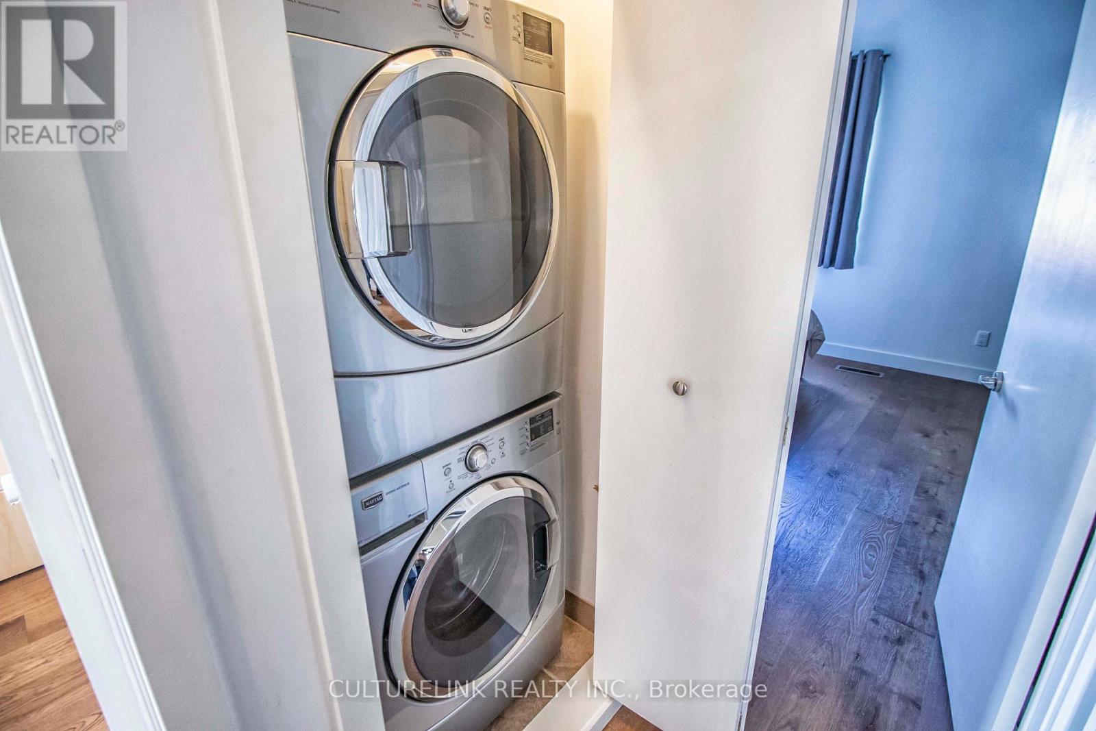 Upper - 121 Montrose Avenue, Toronto, Ontario  M6J 2T6 - Photo 18 - C13172540