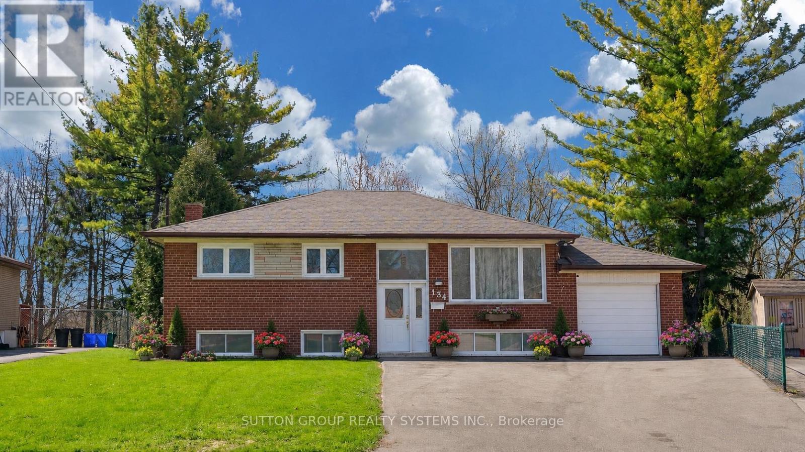 134 SUSSEX STREET, Oshawa, Ontario