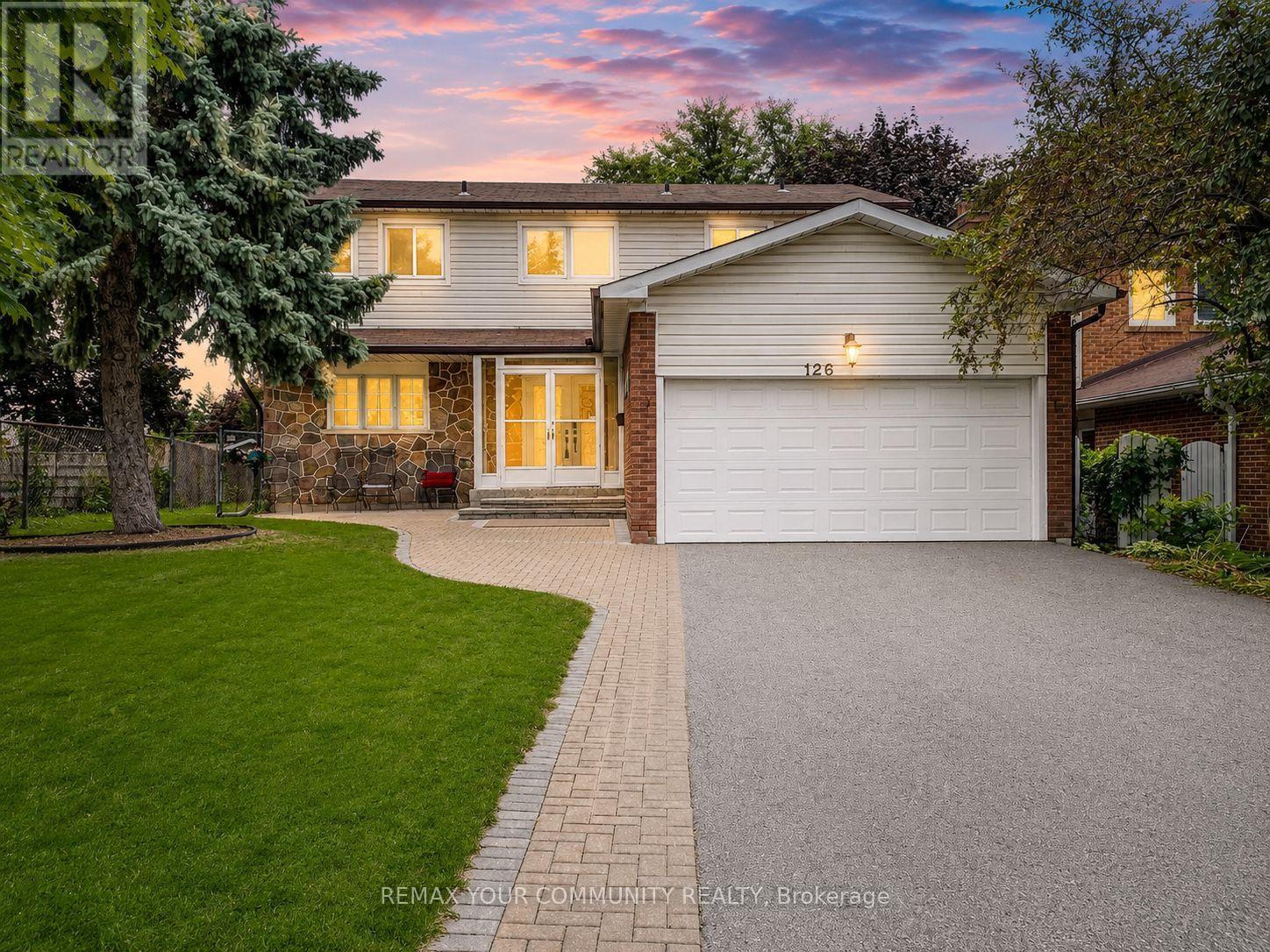 126 SIMONSTON BOULEVARD, Markham, Ontario