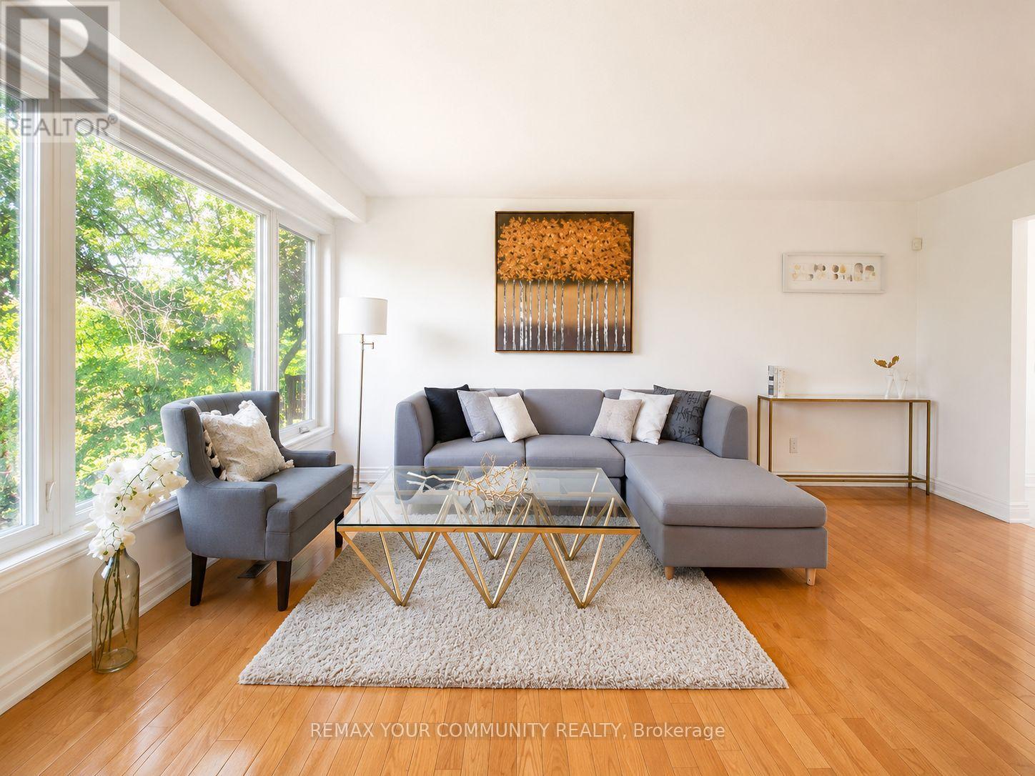 126 Simonston Boulevard, Markham, Ontario  L3T 4L8 - Photo 2 - N13172510