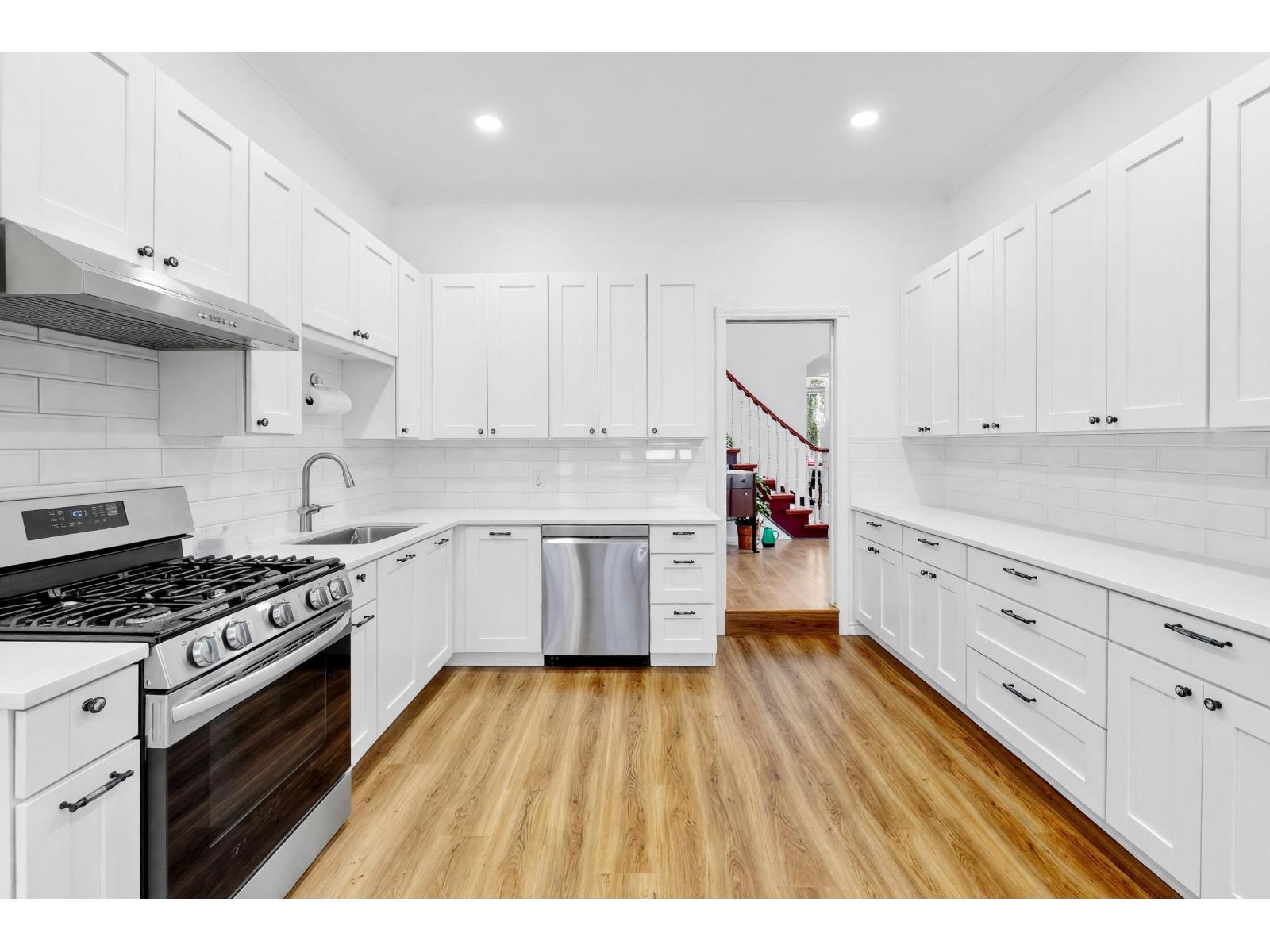 10566 168 Street, Surrey, British Columbia V4N 1R9 - Photo 8 - R3122273
