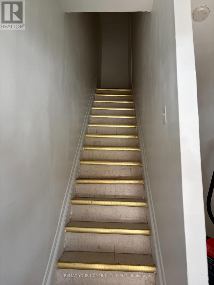 214 Earlscourt Avenue, Toronto, Ontario M6E 4B1 - Photo 2 - W13172536