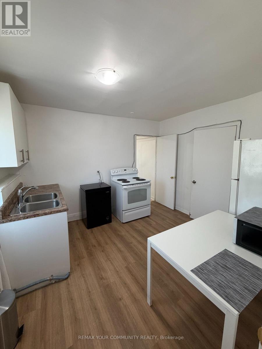 214 Earlscourt Avenue, Toronto, Ontario M6E 4B1 - Photo 3 - W13172536
