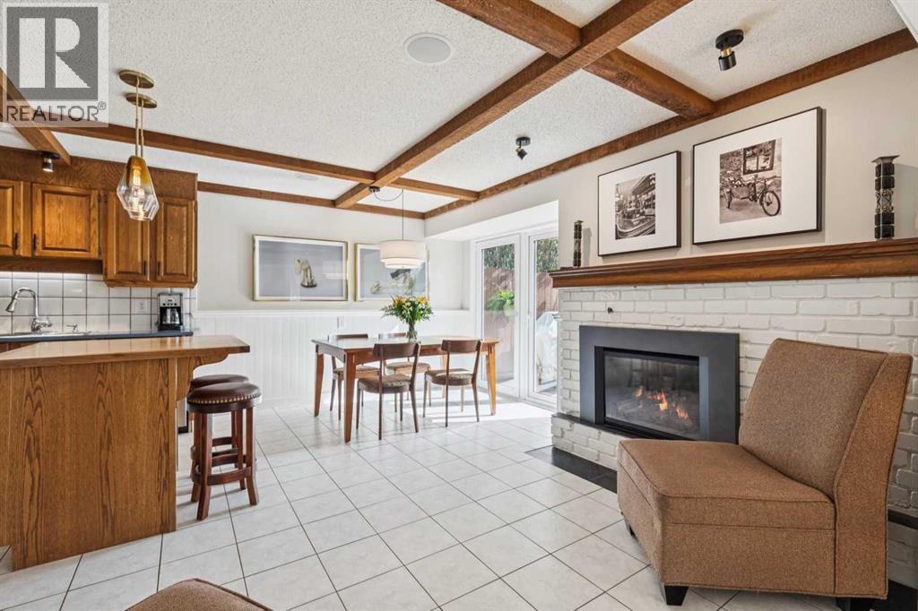 68 Woodmont Rise Sw, Calgary, Alberta  T2W 4L5 - Photo 12 - A2309817