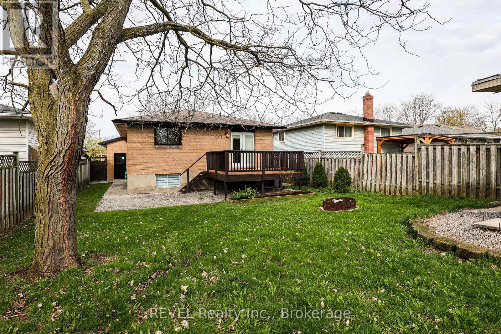12 Andrea Drive, St. Catharines, Ontario  L2S 3N7 - Photo 3 - X13171868