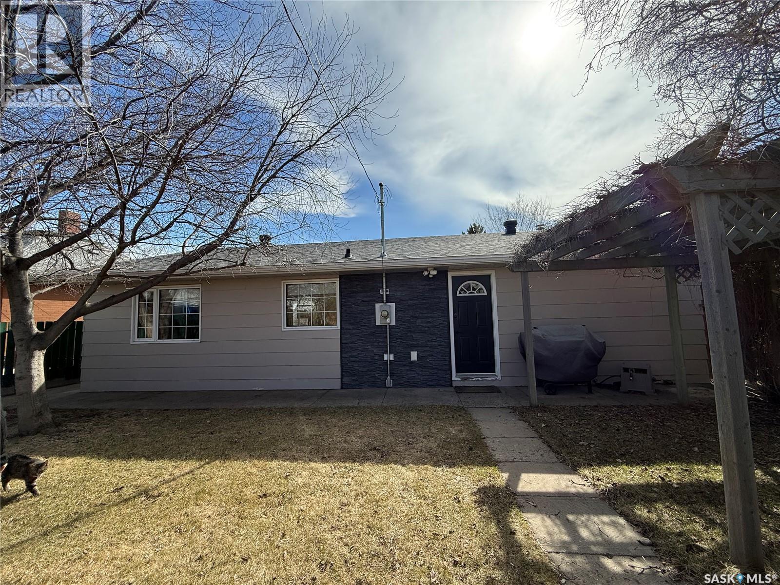 1009 First Street, Estevan, Saskatchewan  S4A 0G7 - Photo 32 - SK037055