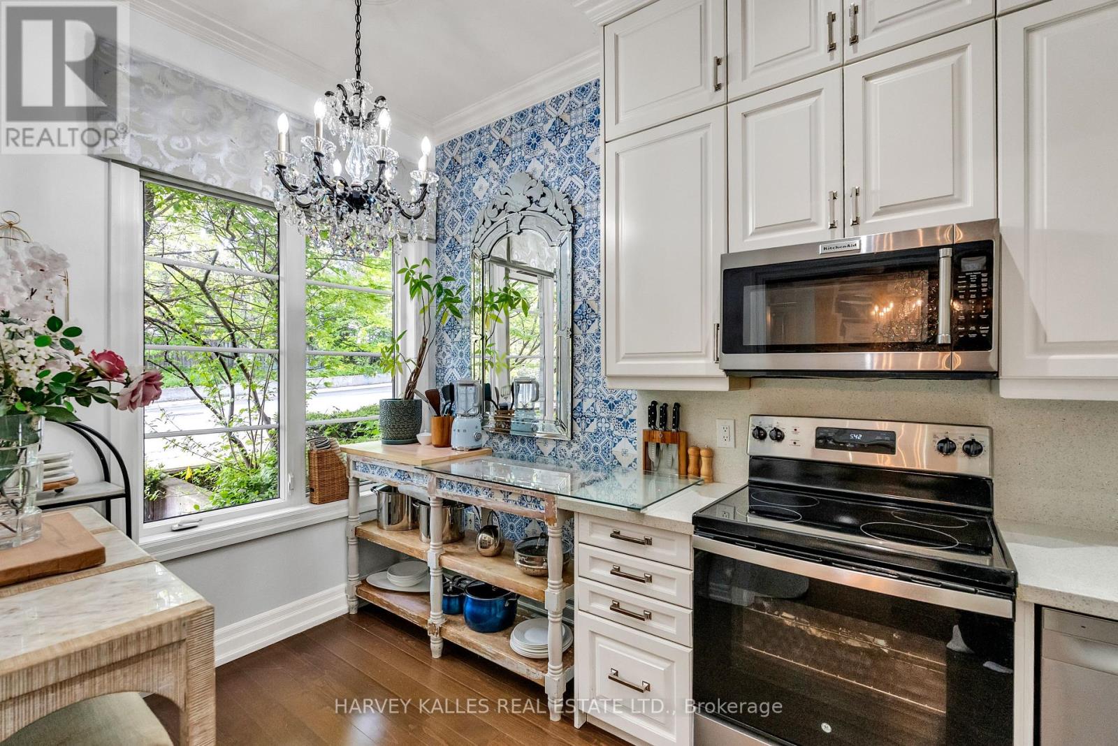 51 York Mills Road, Toronto, Ontario  M2P 1B6 - Photo 6 - C13172458