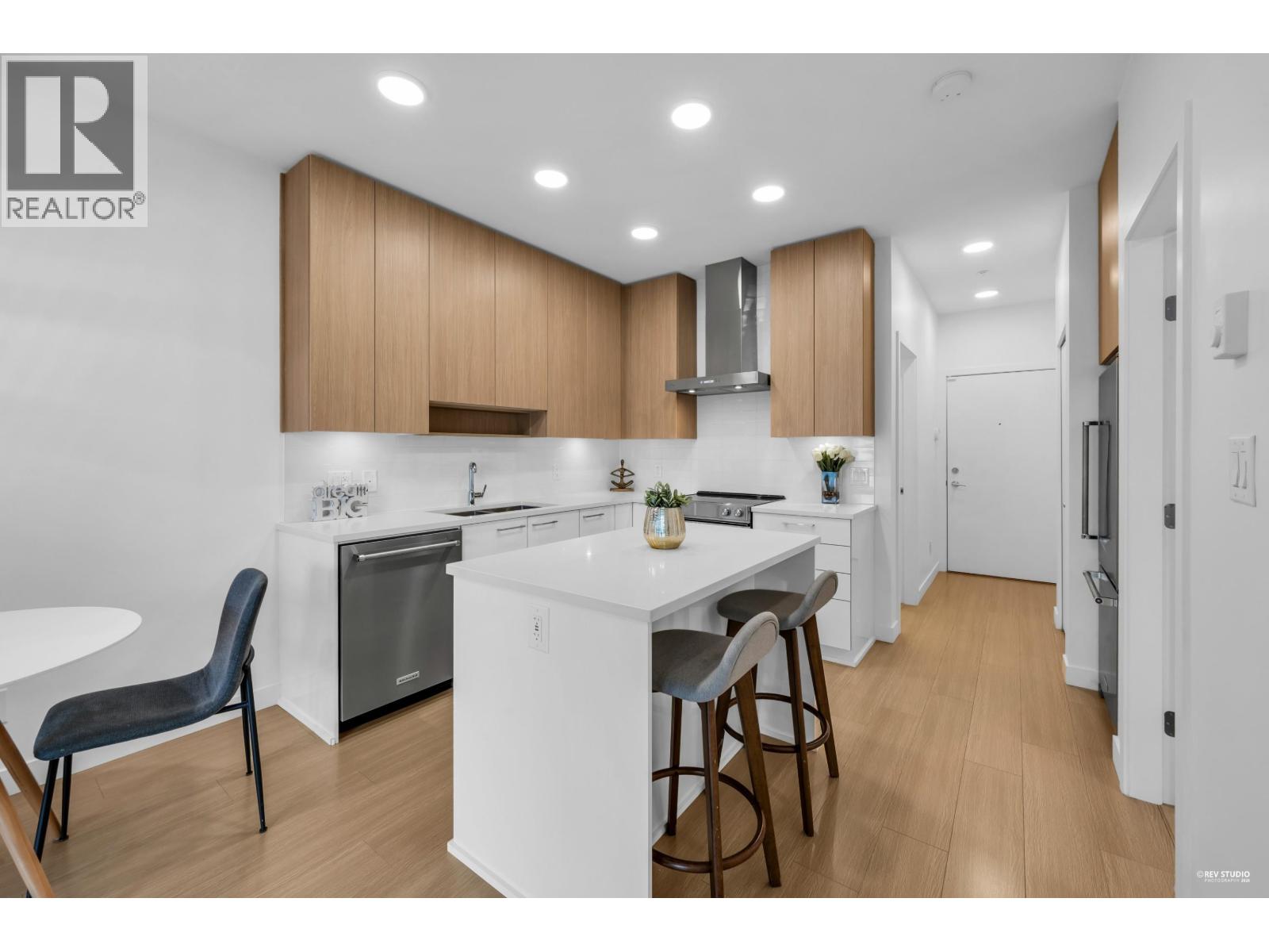 318 5460 Broadway, Burnaby, British Columbia  V5B 0B4 - Photo 10 - R3127865