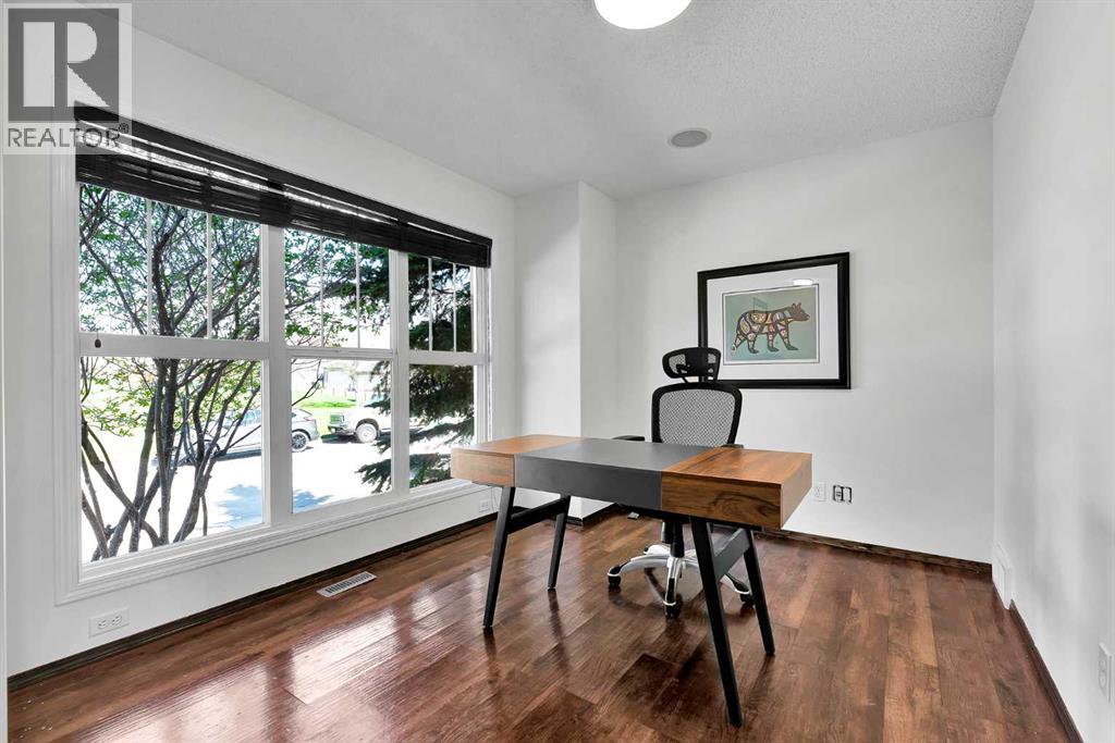 10 Autumn Green Se, Calgary, Alberta T3M 0P2 - Photo 6 - A2311381