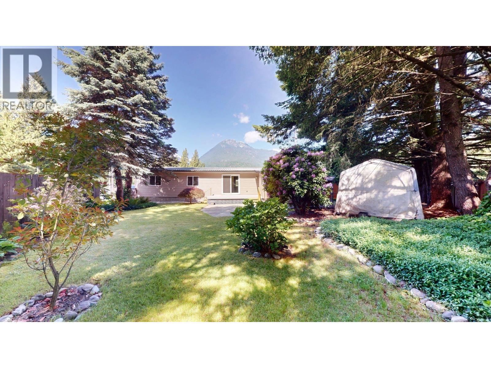 91 1830 Mamquam Road, Squamish, British Columbia  V0N 1T0 - Photo 2 - R3127863