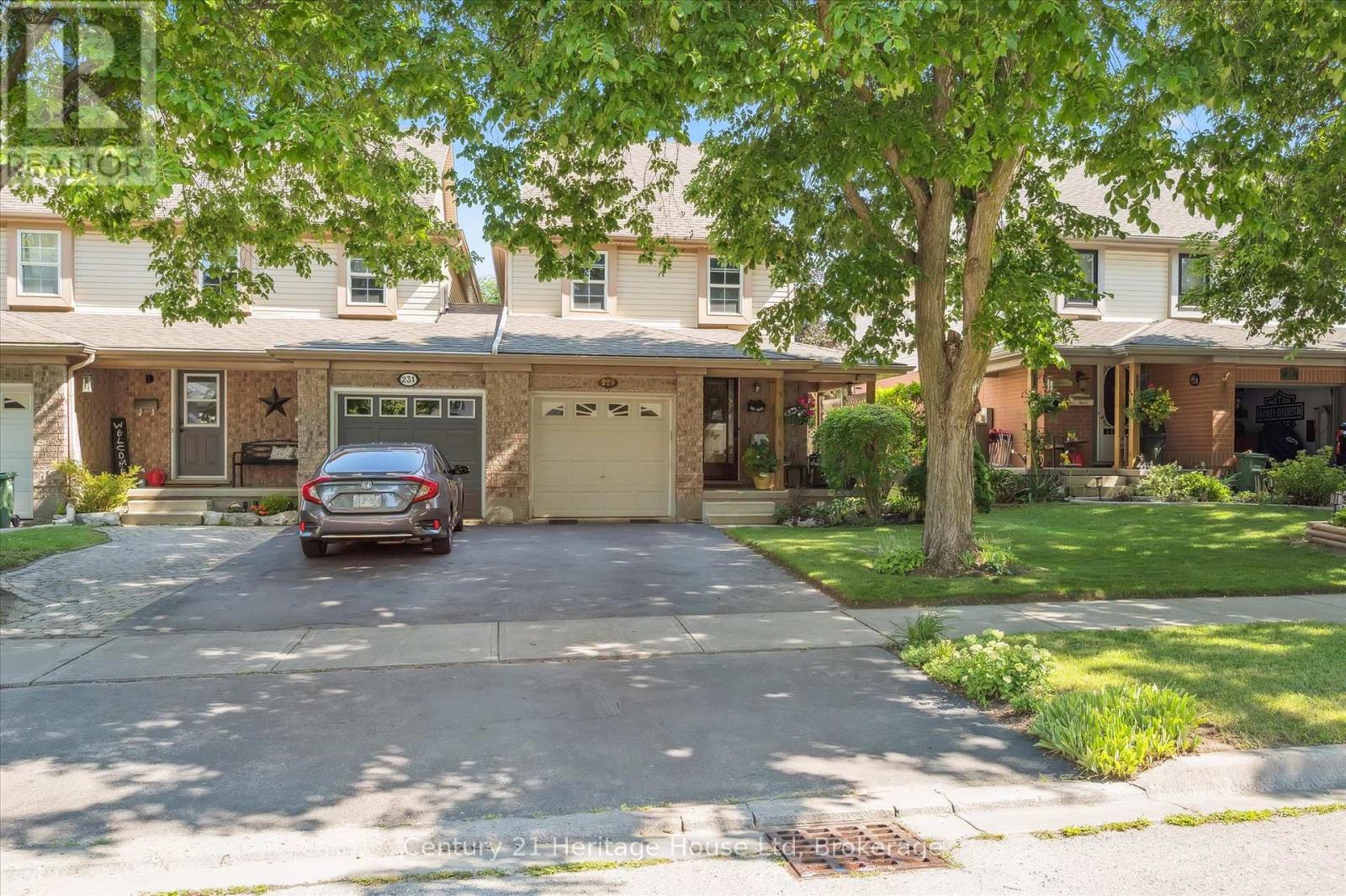 229 Silurian Drive, Guelph (Grange Road), Ontario  N1E 7B8 - Photo 2 - X13172556