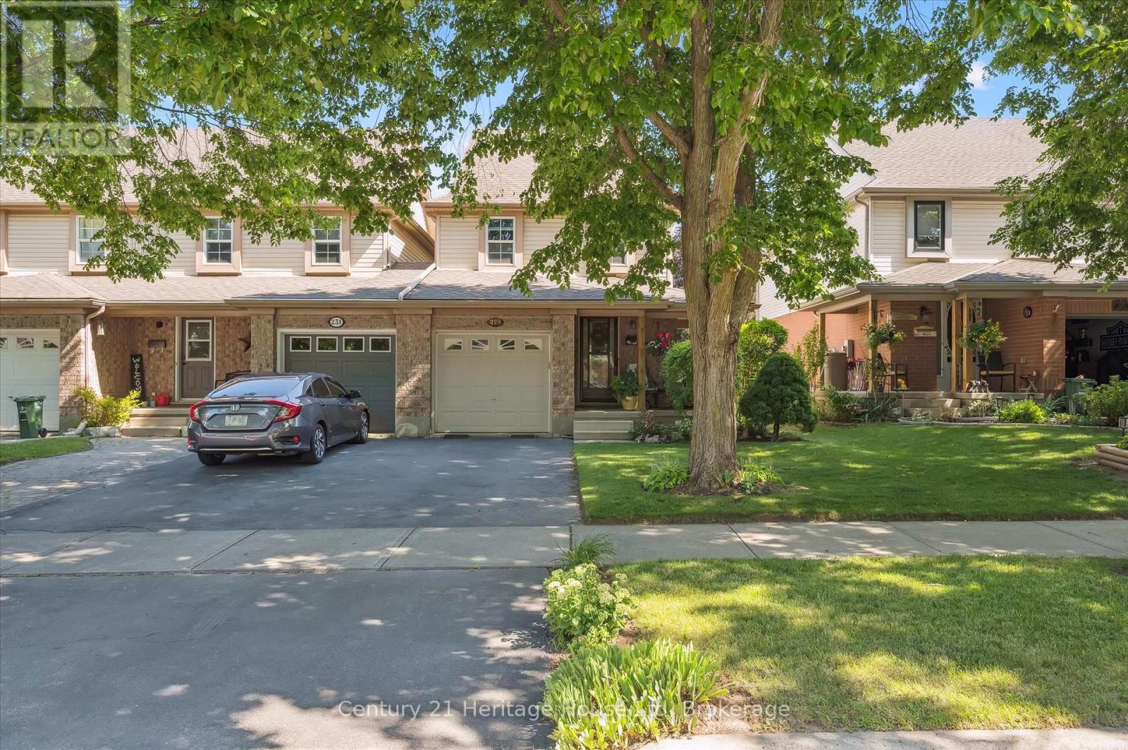 229 Silurian Drive, Guelph (Grange Road), Ontario  N1E 7B8 - Photo 4 - X13172556