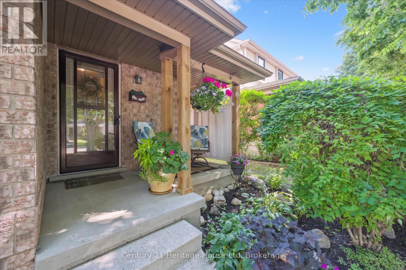 229 Silurian Drive, Guelph (Grange Road), Ontario  N1E 7B8 - Photo 7 - X13172556