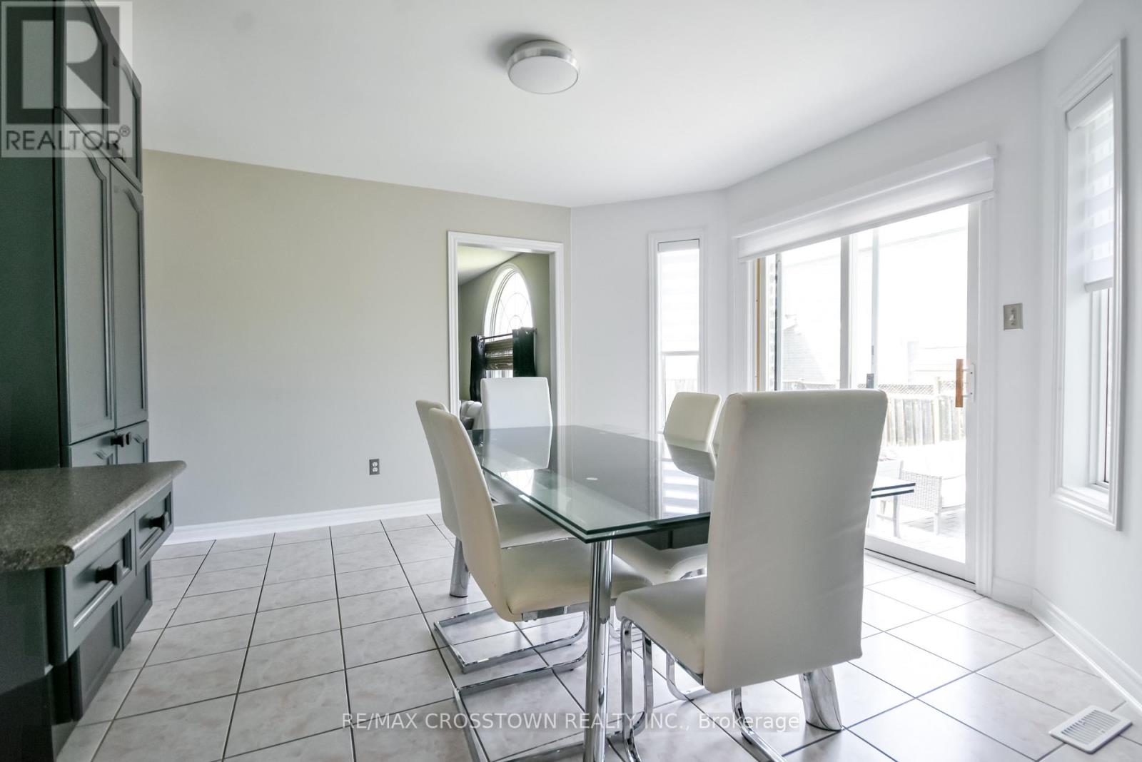 116 Esther Drive, Barrie, Ontario  L4N 0V5 - Photo 8 - S13172564