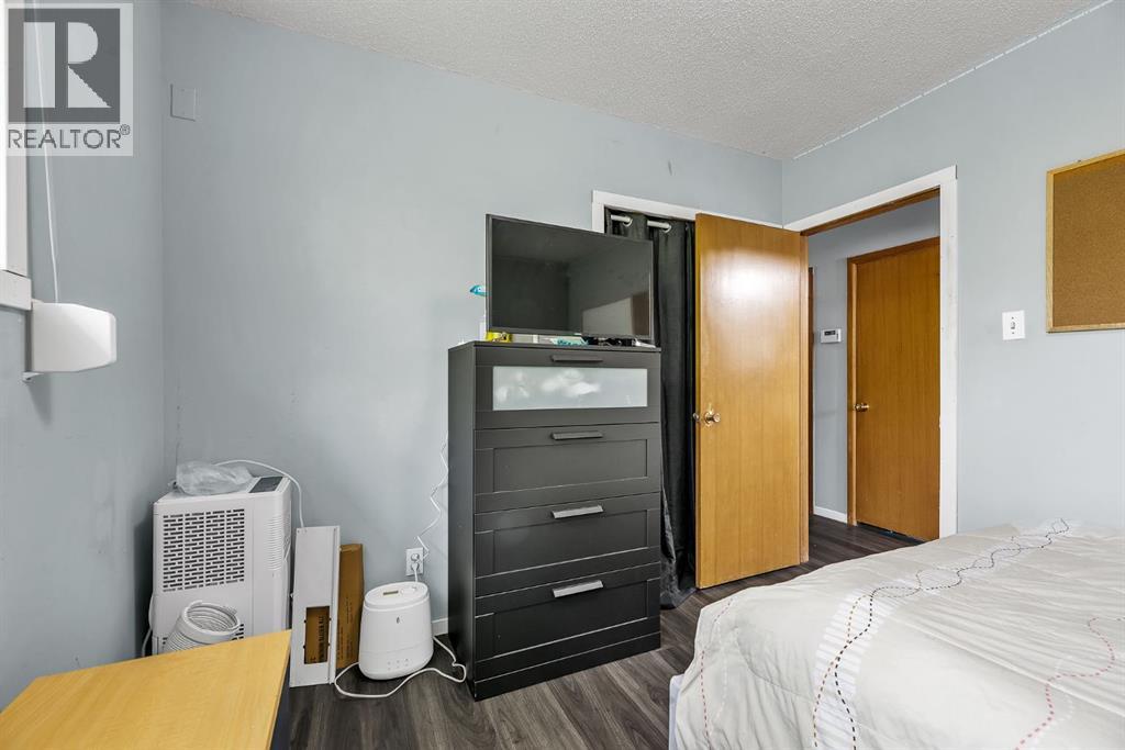 3156 Blakiston Drive NW, Calgary, Alberta  T2L 1L8 - Photo 21 - A2313668