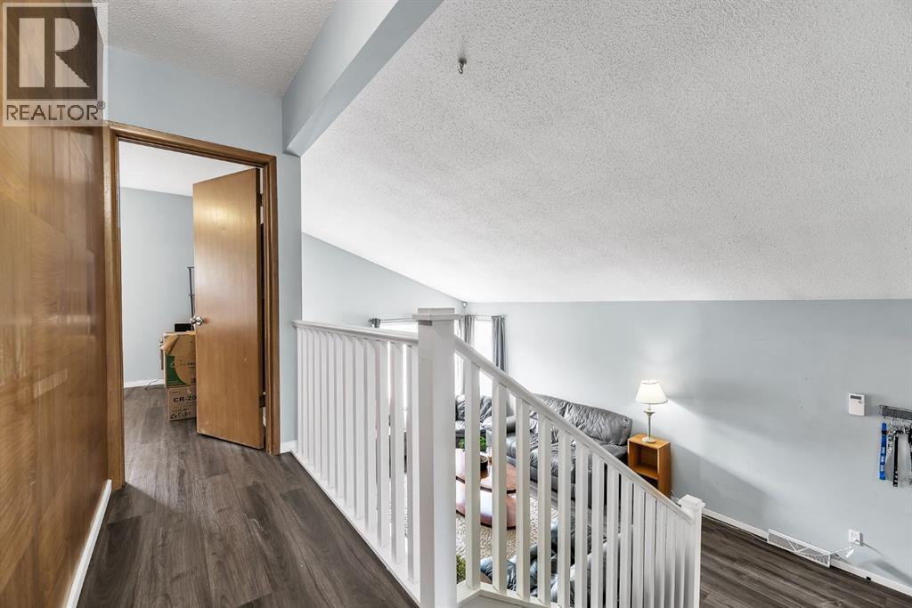 3156 Blakiston Drive NW, Calgary, Alberta  T2L 1L8 - Photo 14 - A2313668
