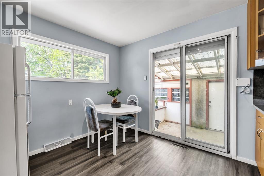 3156 Blakiston Drive NW, Calgary, Alberta  T2L 1L8 - Photo 5 - A2313668