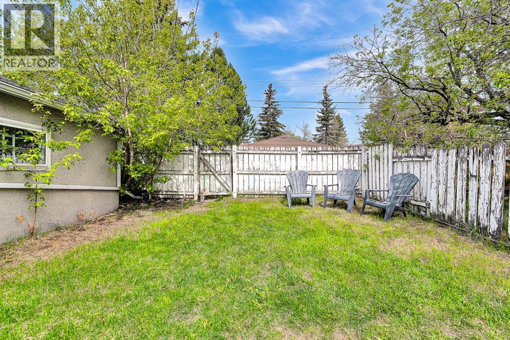 3156 Blakiston Drive NW, Calgary, Alberta  T2L 1L8 - Photo 38 - A2313668