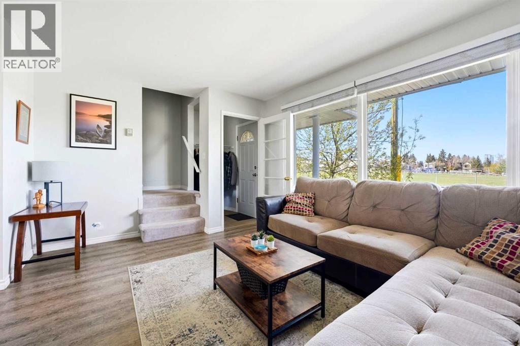583 Killarney Glen Court Sw, Calgary, Alberta  T3E 7H4 - Photo 5 - A2313767