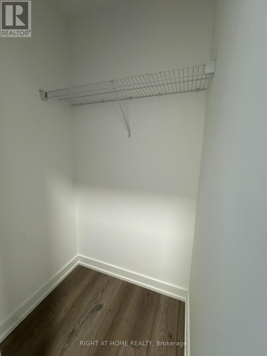 1408 - 395 Square One Drive, Mississauga, Ontario  L5B 0P6 - Photo 11 - W13172558