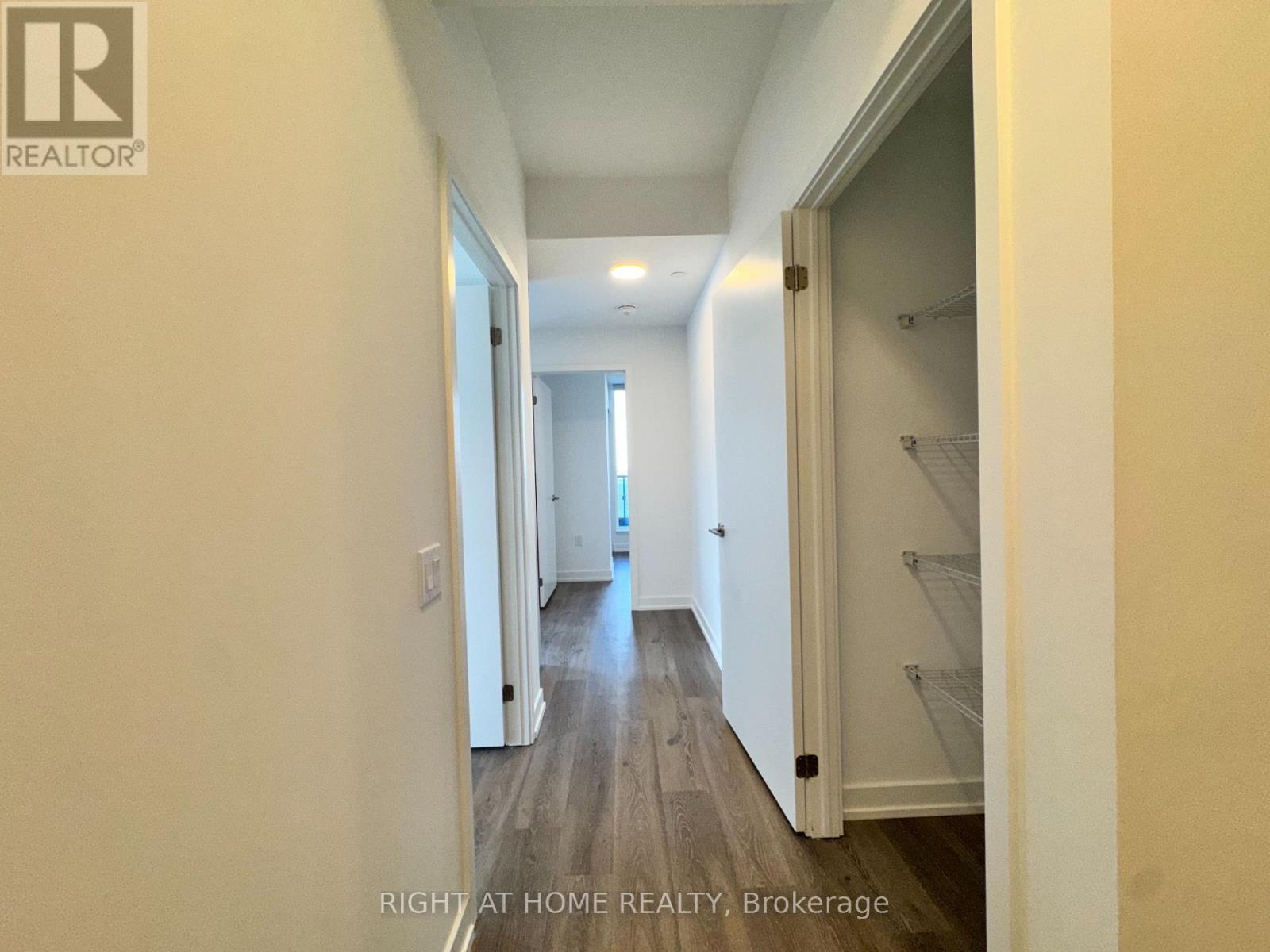 1408 - 395 Square One Drive, Mississauga, Ontario  L5B 0P6 - Photo 17 - W13172558