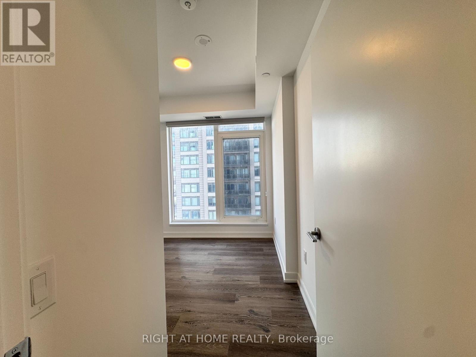 1408 - 395 Square One Drive, Mississauga, Ontario  L5B 0P6 - Photo 19 - W13172558