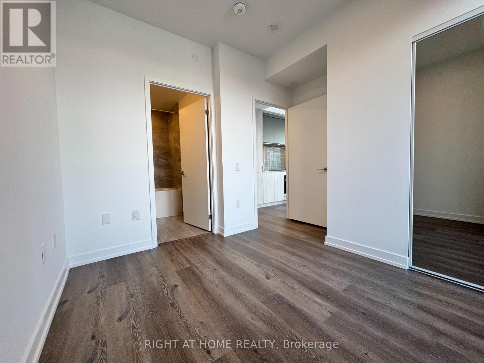 1408 - 395 Square One Drive, Mississauga, Ontario  L5B 0P6 - Photo 28 - W13172558