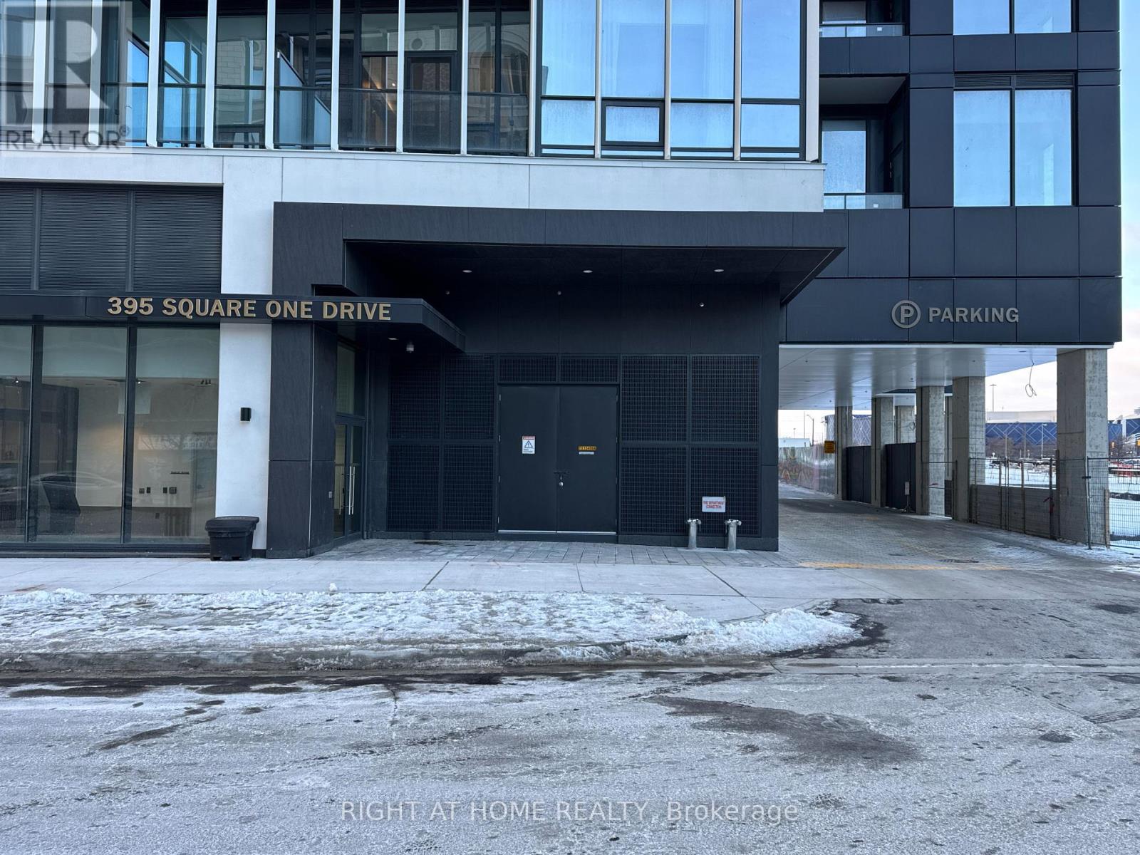 1408 - 395 Square One Drive, Mississauga, Ontario  L5B 0P6 - Photo 3 - W13172558