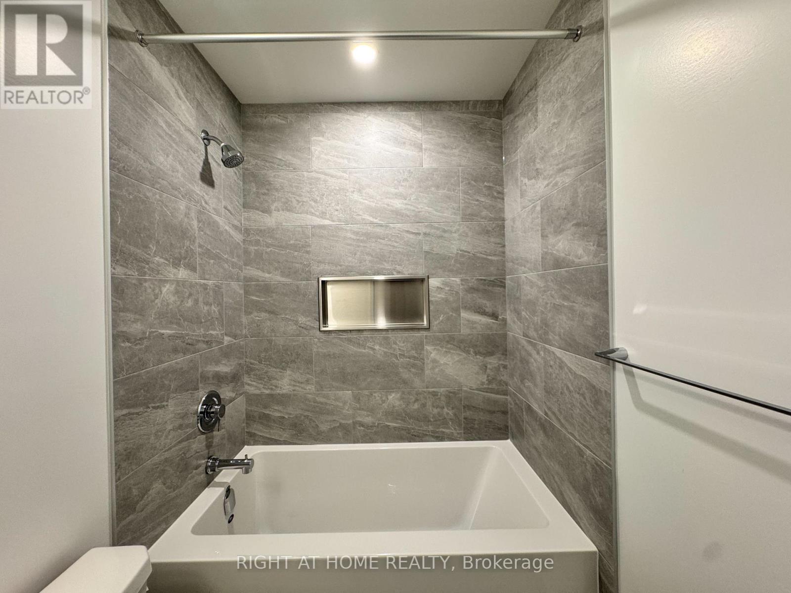 1408 - 395 Square One Drive, Mississauga, Ontario  L5B 0P6 - Photo 32 - W13172558